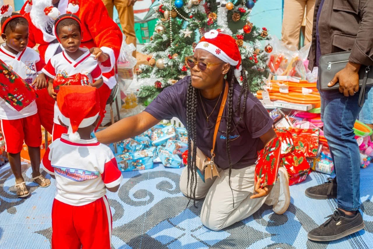 Christmas Tour 2025 - 300 Cadeaux offerts aux enfants pour la noël